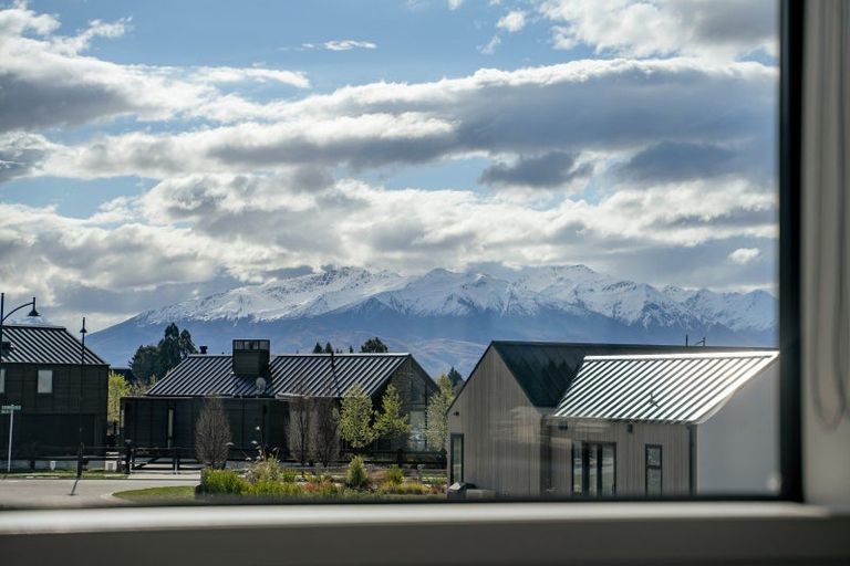 Photo of property in 5 Wallace Place, Wanaka, 9305