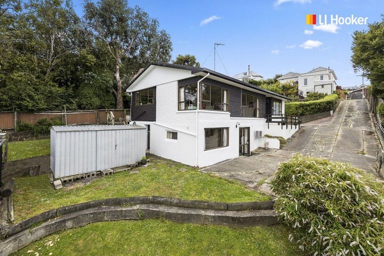 Photo of property in 11 Carnarvon Street, Belleknowes, Dunedin, 9011