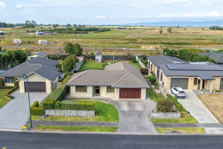 Photo of property in 15 Benner Drive, Ngatea, 3503