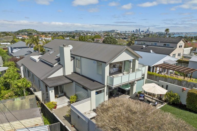 Photo of property in 39 Williamson Avenue, Belmont, Auckland, 0622