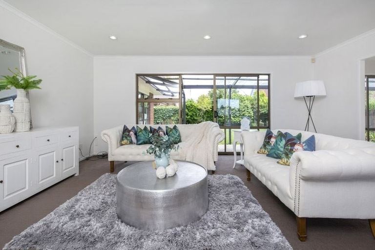 Photo of property in 8 Loloma Drive, Half Moon Bay, Auckland, 2012