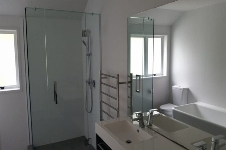 Photo of property in 2/32 Norwood Road, Bayswater, Auckland, 0622