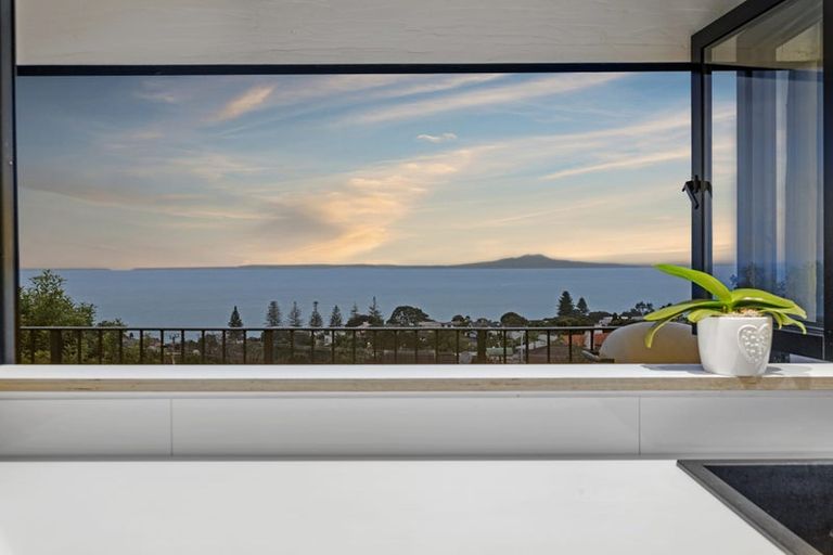 Photo of property in 832a Beach Road, Torbay, Auckland, 0630