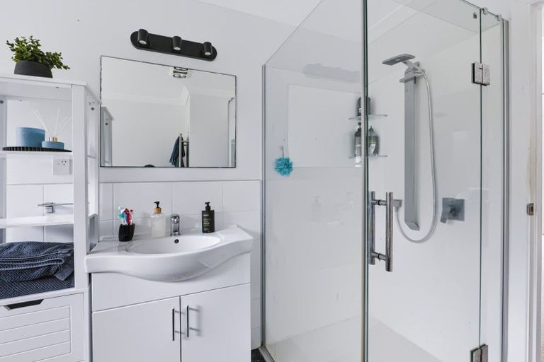 Photo of property in 172a Mangorei Road, Merrilands, New Plymouth, 4312