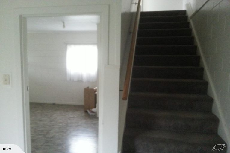 Photo of property in 2/20b Verbena Road, Birkdale, Auckland, 0626