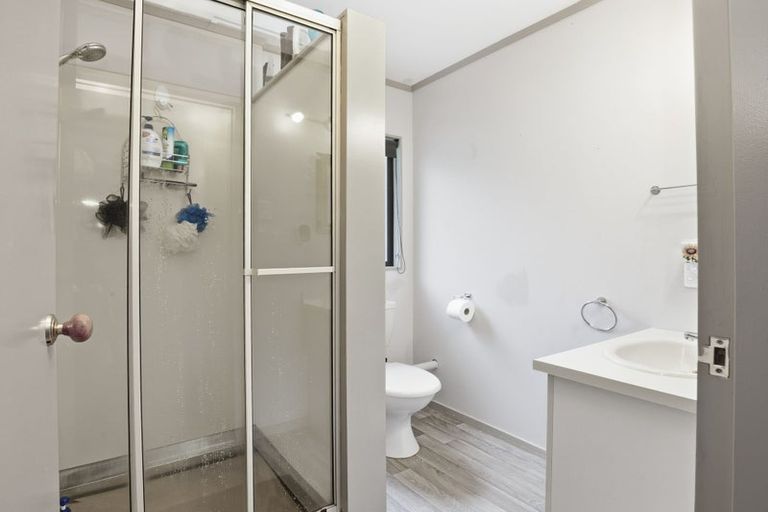 Photo of property in 2/18 Sailmaker Close, Whitby, Porirua, 5024