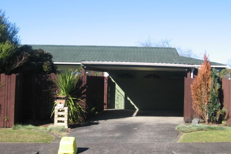 Photo of property in 2 Snowden Place, Opaheke, Papakura, 2113