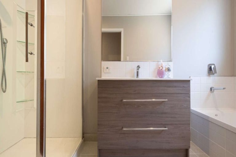 Photo of property in 1/17 Sturm Avenue, Massey, Auckland, 0614