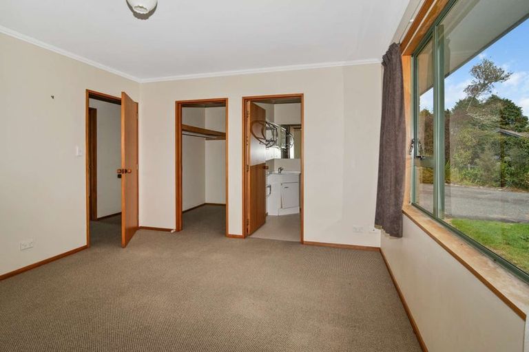 Photo of property in 37 Kew Road, Westport, 7825