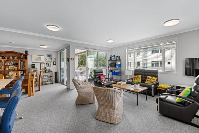 Photo of property in 30 Eaves Bush Parade, Orewa, 0931