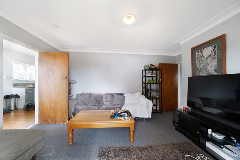 Photo of property in 4134 Great North Road, Glendene, Auckland, 0602