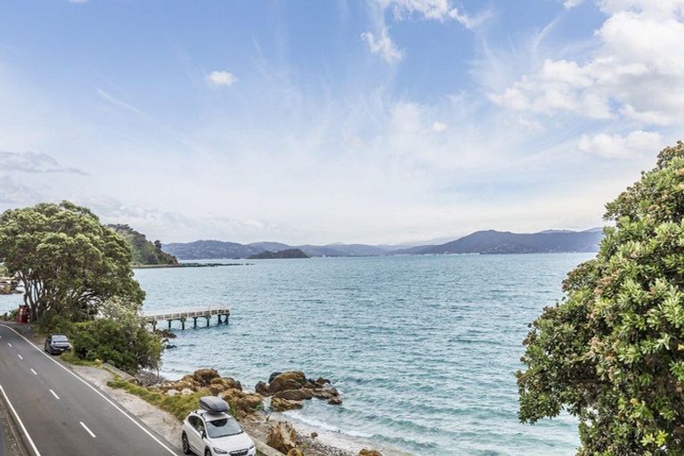 Photo of property in 385 Karaka Bay Road, Karaka Bays, Wellington, 6022