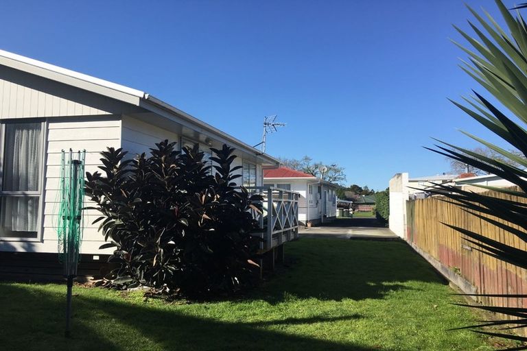 Photo of property in 10 Te Kanawa Crescent, Henderson, Auckland, 0610