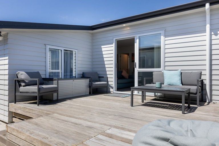 Photo of property in 11 Kamahi Crescent, Papamoa Beach, Papamoa, 3118