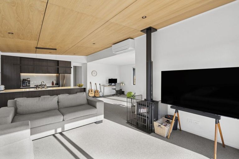 Photo of property in 32 Burbank Road, Wanaka, 9382