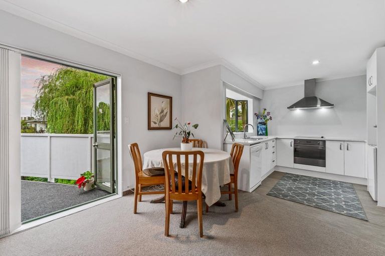 Photo of property in 6/19 Gardner Avenue, New Lynn, Auckland, 0600