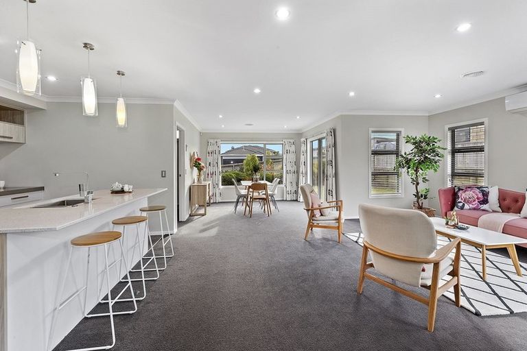 Photo of property in 94 Endeavour Drive, Whitby, Porirua, 5024