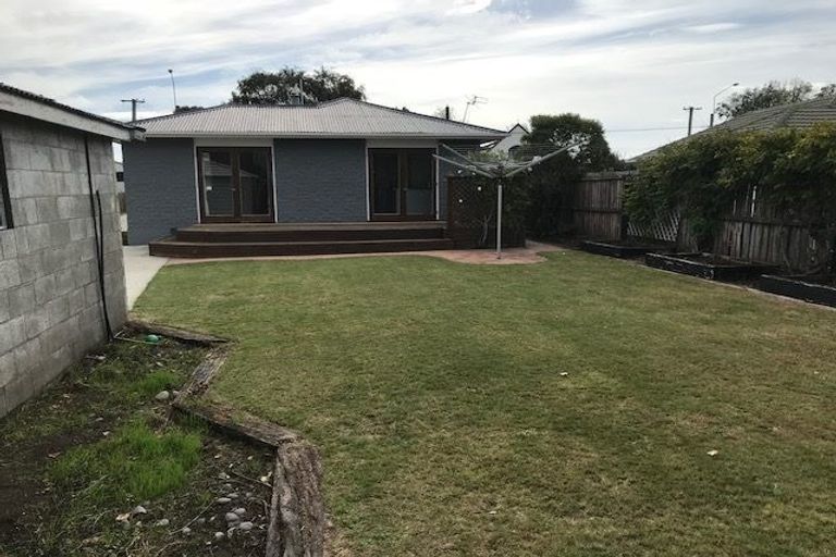 Photo of property in 233 Burwood Road, Burwood, Christchurch, 8083