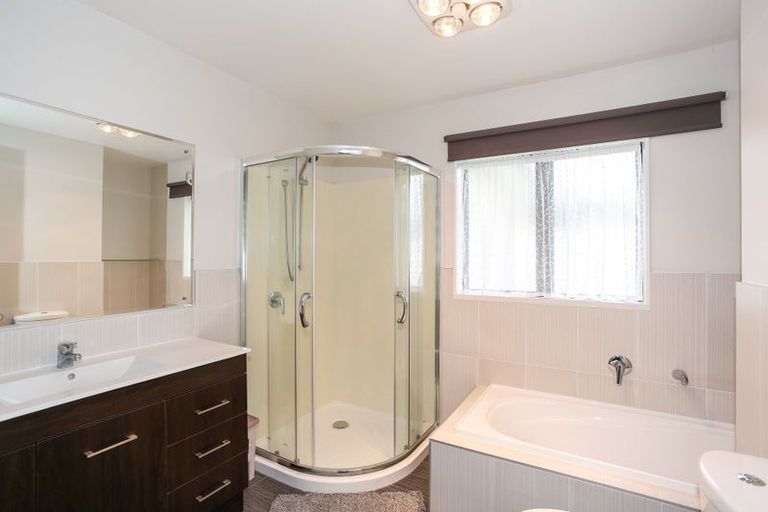 Photo of property in 17 Magnolia Drive, Waiuku, 2123