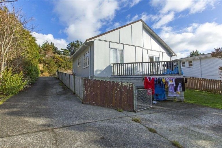 Photo of property in 18 Fraser Street, Wainuiomata, Lower Hutt, 5014
