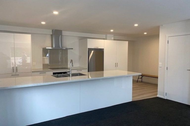 Photo of property in 28b Collins Avenue, Tawa, Wellington, 5028
