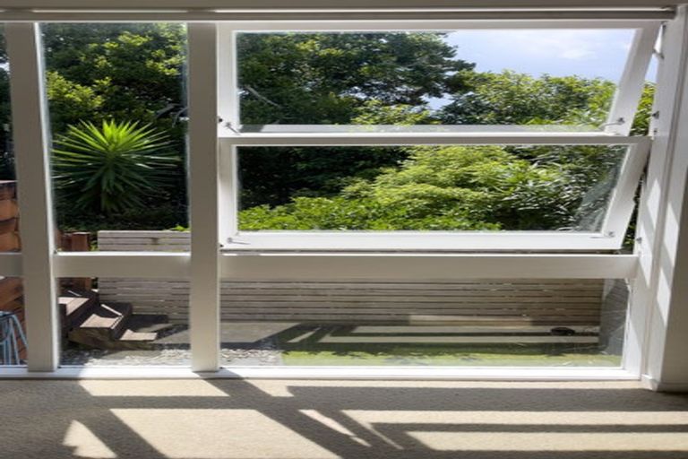 Photo of property in 4/59 Rangatira Road, Beach Haven, Auckland, 0626