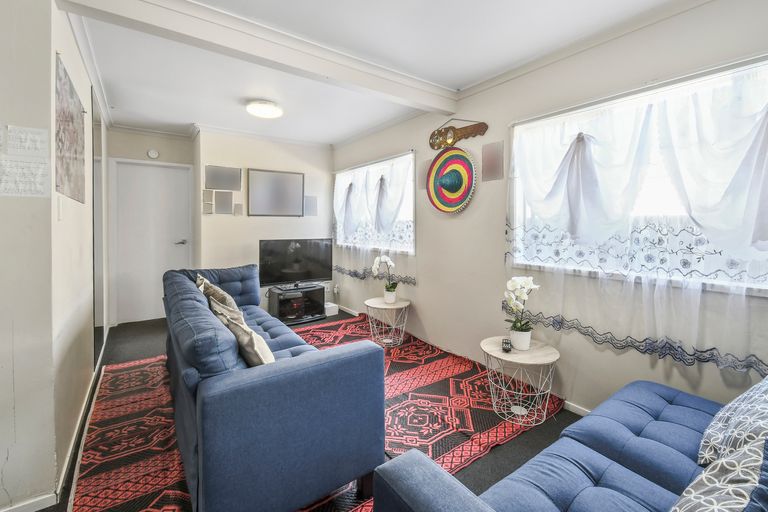 Photo of property in 10a Cambridge Road, Manurewa, Auckland, 2102