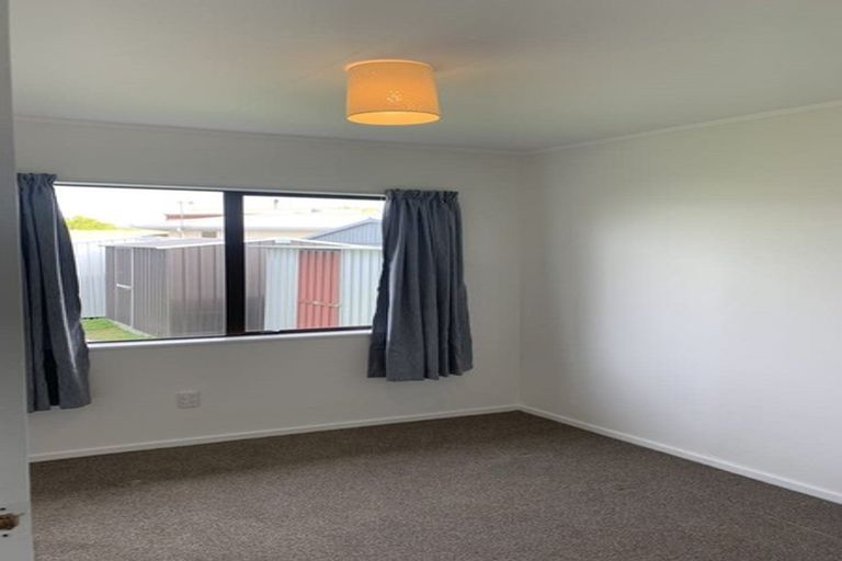 Photo of property in 2 Peary Place, Flaxmere, Hastings, 4120