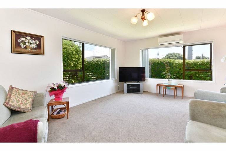 Photo of property in 37 Centreway Road, Orewa, 0931