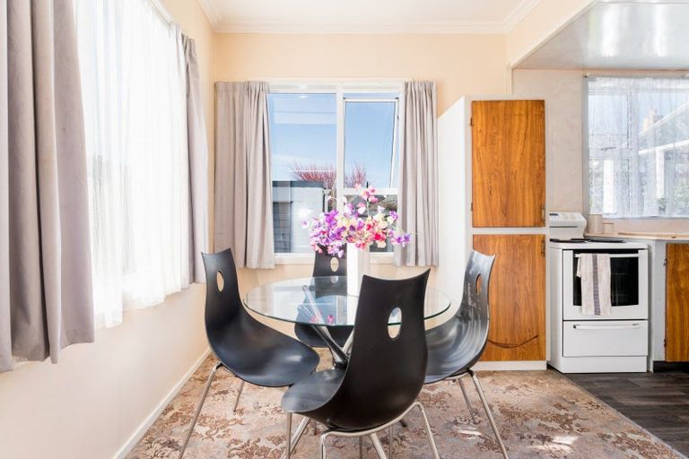 Photo of property in 17 Royal Crescent, Saint Kilda, Dunedin, 9012