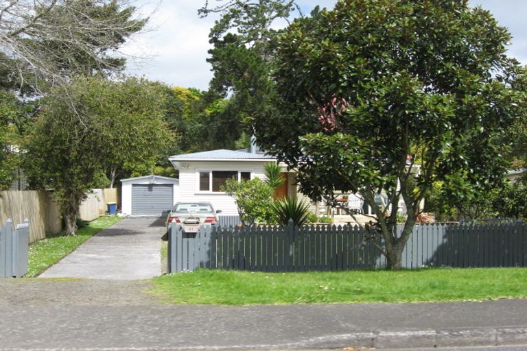 Photo of property in 37 The Terrace, Herald Island, Auckland, 0618
