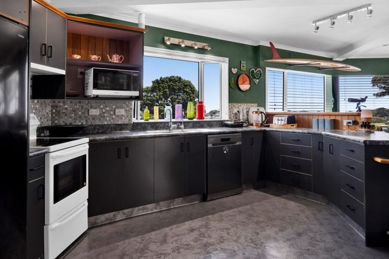 Photo of property in 5 Scott Street, Moturoa, New Plymouth, 4310