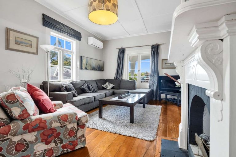 Photo of property in 97 Queen Street, Waiuku, 2123