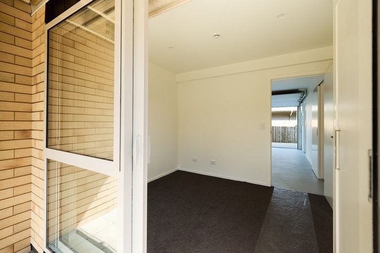 Photo of property in 14 Te Puketoka Lane, Mangere, Auckland, 2022