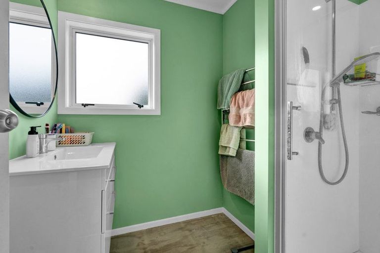 Photo of property in 6 Camellia Avenue, Bell Block, New Plymouth, 4312