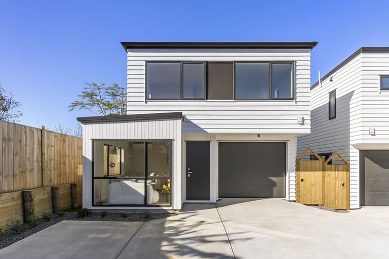 Photo of property in 16b Meadway, Sunnyhills, Auckland, 2010