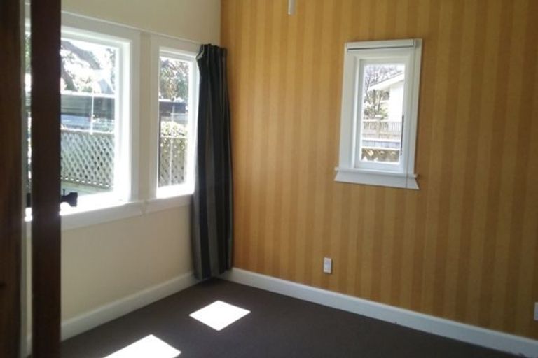 Photo of property in 38 Puriri Terrace, Roslyn, Palmerston North, 4414