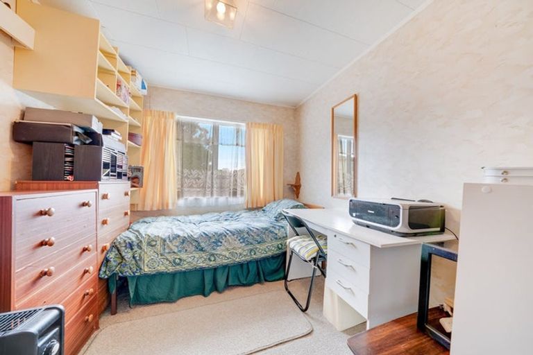 Photo of property in 2/13 Kirton Crescent, Manurewa, Auckland, 2102