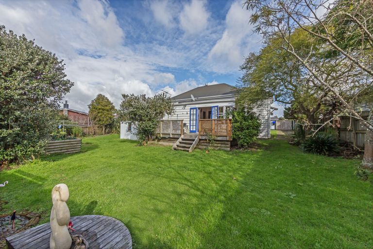 Photo of property in 27 Tramway Road, Beach Haven, Auckland, 0626