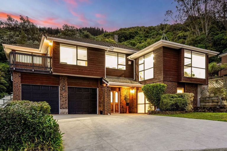 Photo of property in 46 Peterhouse Street, Tawa, Wellington, 5028