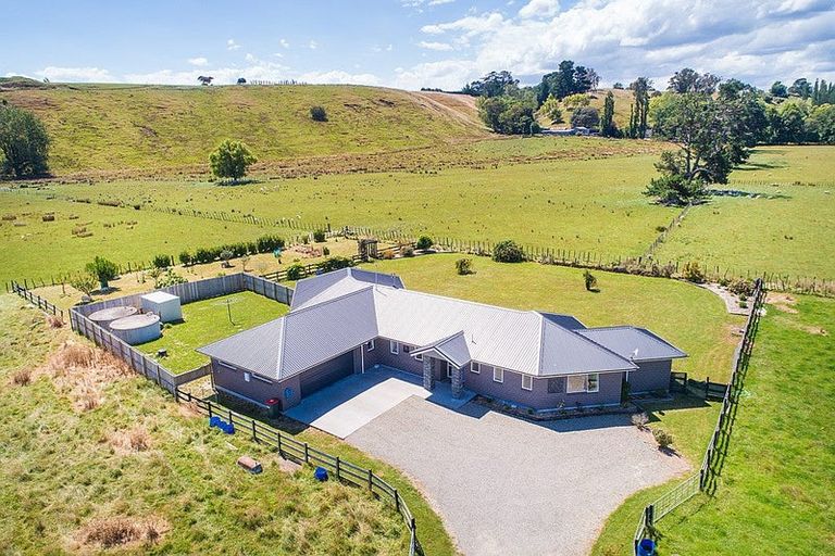 Photo of property in 97 Pohangina Road, Ashhurst, Palmerston North, 4470