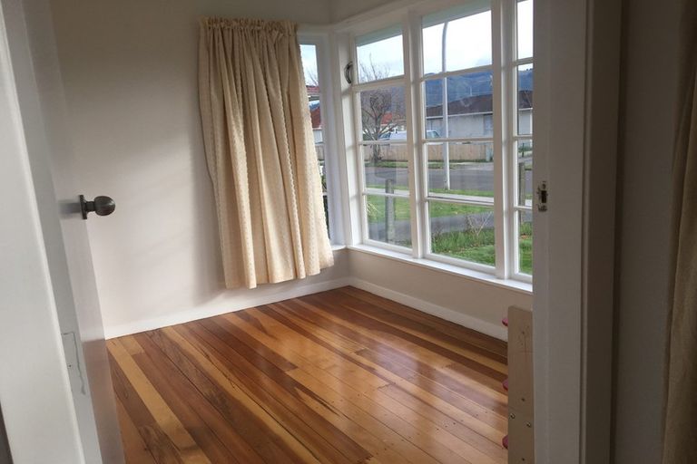 Photo of property in 4 Joseph Grove, Elderslea, Upper Hutt, 5018