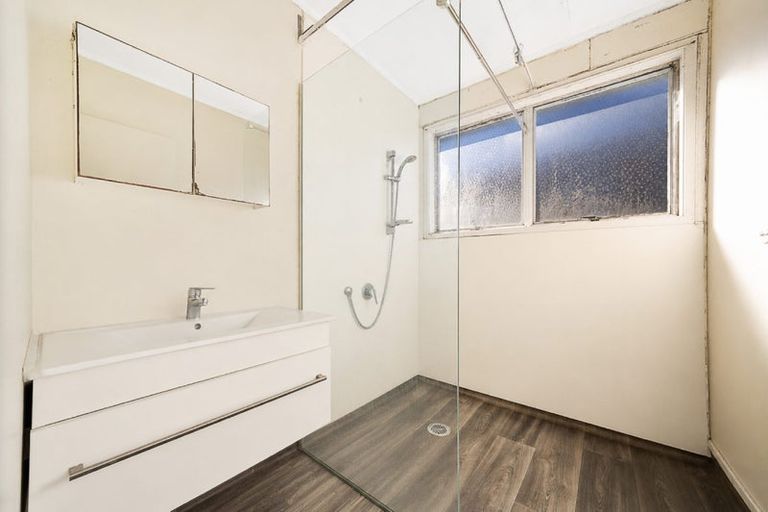 Photo of property in 10 Sunlands Drive, Manurewa, Auckland, 2102