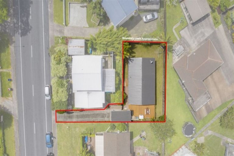 Photo of property in 1/10 Oreil Avenue, West Harbour, Auckland, 0618