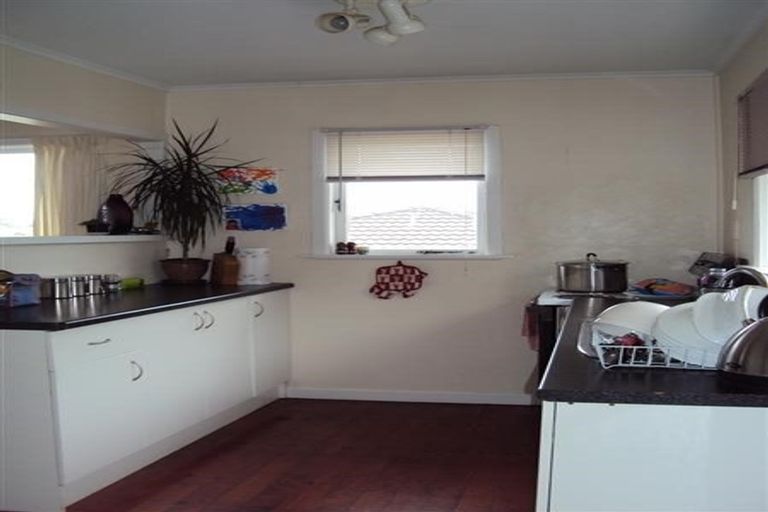 Photo of property in 17 Oreil Avenue, West Harbour, Auckland, 0618