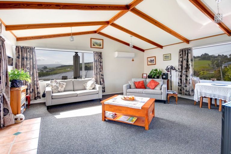 Photo of property in 9 Tweed Street, Kinmont Park, Mosgiel, 9024