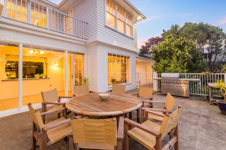 Photo of property in 32 Military Road, Boulcott, Lower Hutt, 5010