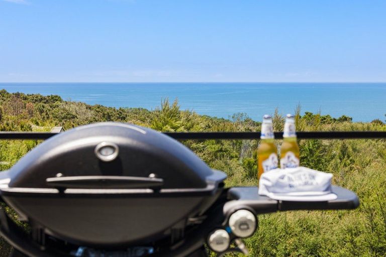 Photo of property in 116 Stratford Drive, Cable Bay, 0420