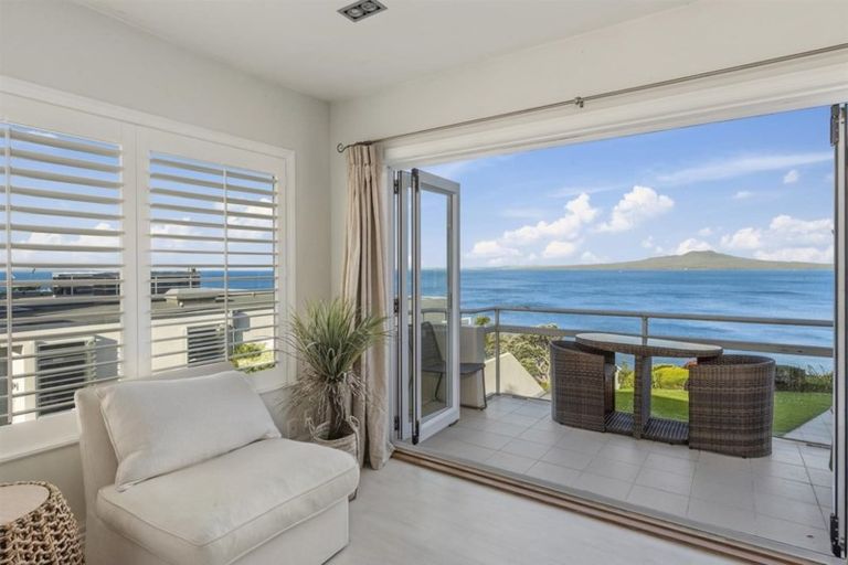 Photo of property in 5/241 Hurstmere Road, Takapuna, Auckland, 0622