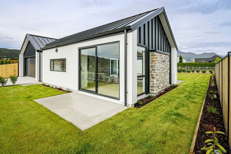 Photo of property in 47 Pounamu Avenue, Albert Town, Wanaka, 9305